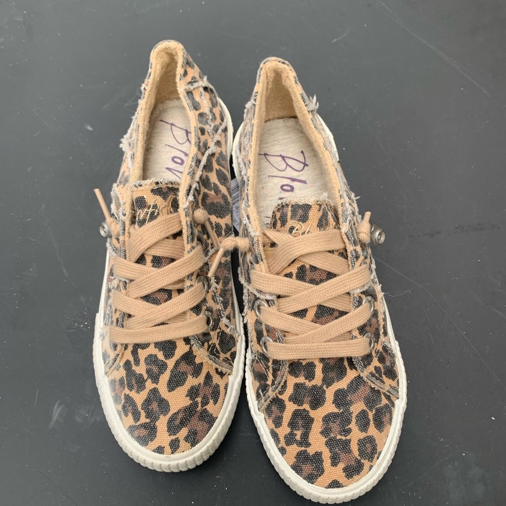 Blowfish Malibu leopard print women’s size 6.5 sneaker.